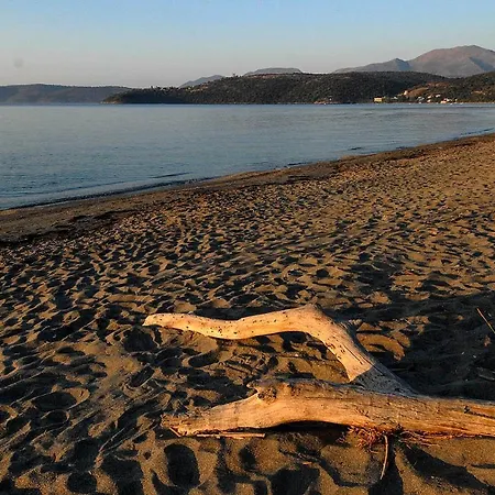 Mikro Xorio 3* Vathi (Peloponnese)