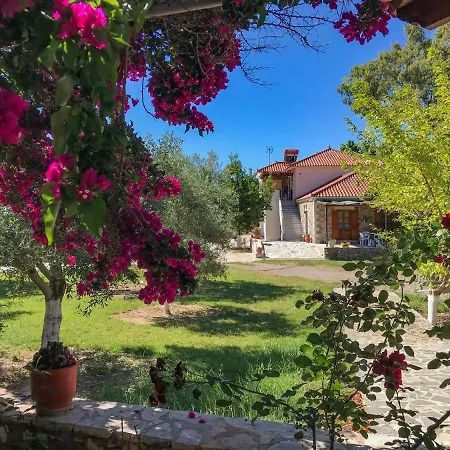 Mikro Xorio 3* Vathi (Peloponnese)