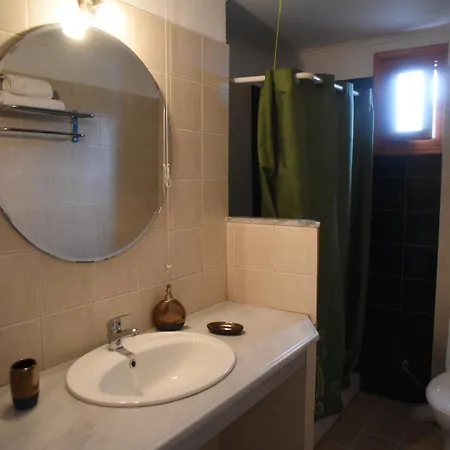 Mikro Xorio 3* Vathi (Peloponnese)