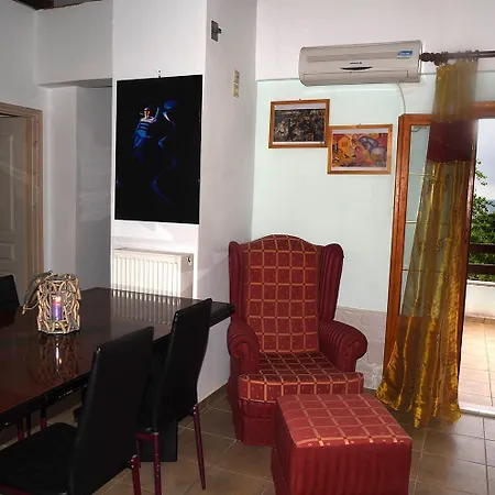Mikro Xorio Aparthotel