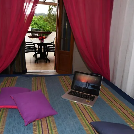 Mikro Xorio Apart Otel 3*