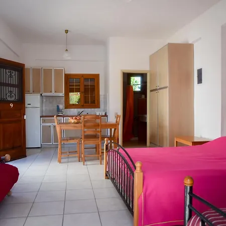 Mikro Xorio Aparthotel Vathi (Peloponnese)