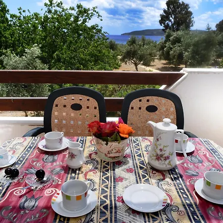 Mikro Xorio Aparthotel Vathi (Peloponnese)