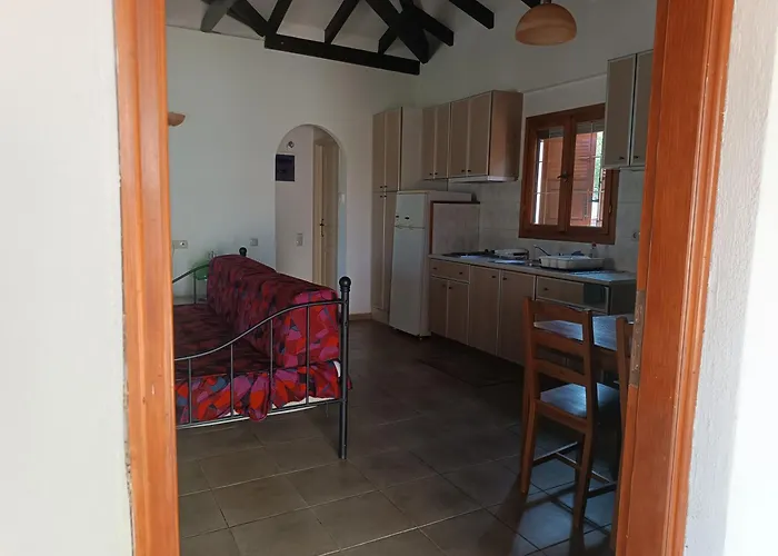 Mikro Xorio 3* Vathi