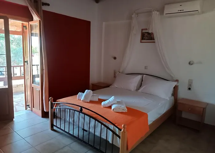 Aparthotel Mikro Xorio 3*