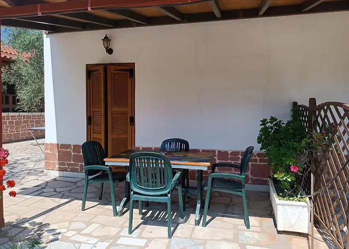 Mikro Xorio 3* Vathi